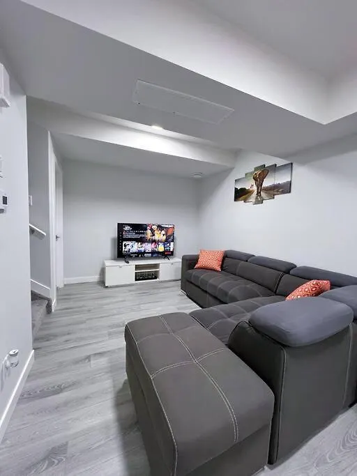 Apartment Guest Suite In Southwest Edmonton Canada