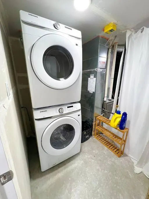 Apartment Guest Suite In Southwest Edmonton Canada